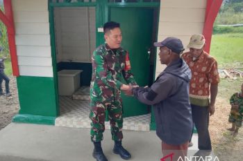 Kodim 1702/Jayawijaya serahkan MCK umum untuk warga Ibele