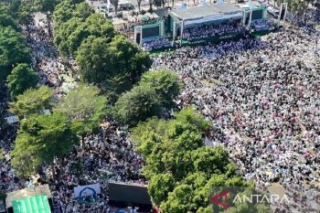Seratusan ribu jamaah selawat nariyah doakan bangsa di Situbondo