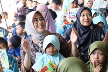 Astrid Widayani sebut santri sehat dan berkarakter jadi fondasi generasi emas
