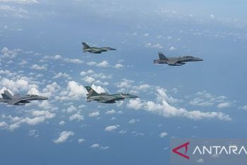 Indonesian, Malaysian air forces conduct joint border patrol