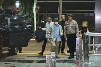 Bupati Lombok Barat Lalu tiba di Gedung KPK usai kena OTT