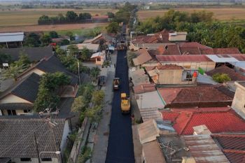 Pemkab percepat proyek perbaikan jalan 2.204 meter perbatasan Jepara-Demak