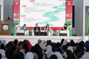 Ratusan pelajar di Ungaran ikuti Zona Muda Gojek