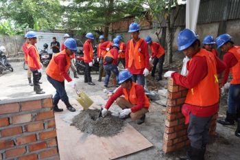 PT Semen Padang Bekali 90 Jago Bangunan di Jambi dengan Sertifikasi Kompetensi