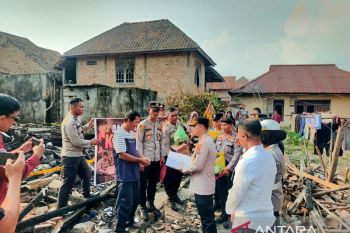 Polres Prabumulih salurkan bantuan sosial untuk korban kebakaran Desa Tanjung Telang