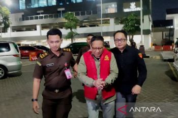 Kejati Jatim tetapkan mantan Dirut Kebun Binatang Surabaya tersangka korupsi