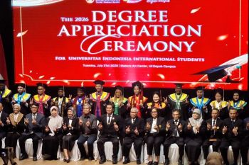 UI apresiasi mahasiswa internasional yang lulus pendidikan bergelar