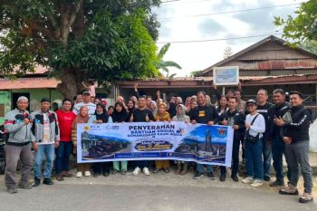 PLN UIP Sulawesi beri bantuan sosial kepada warga Mamasa