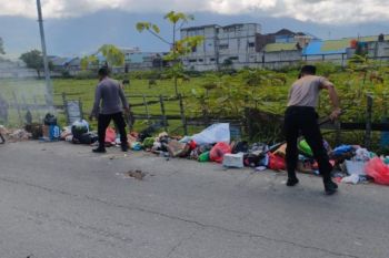 Pemkab Jayapura minta warga buang sampah tepat waktu