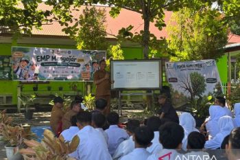 Tiket masuknya sampah, pulangnya membawa kesadaran: EMP Energi Gandewa ajak pelajar Rantau Bais peduli lingkungan