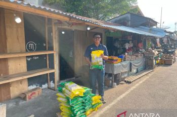 Bulog Belitung tambah pasokan 500 ton beras medium