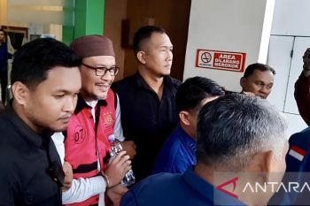 Kejati Gorontalo tahan tersangka korupsi pengadaan command center