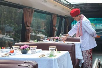 Pemprov DKI uji coba "open dining of Jakarta", wisata kuliner di atas bus
