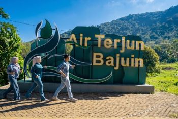 Bank Kalsel lewat 'Aksel OTW' jelajahi pesona Air Terjun Bajuin di Tanah Laut
