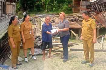 DPRD Gumas pastikan program bedah rumah di Tumbang Danau tepat sasaran