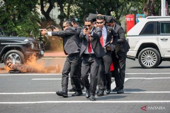 Paspampres latihan melindungi presiden dari bom dan serangan drone