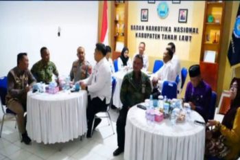Polhukam kemarin dari tersangka sabu hingga penahanan pegiat medsos
