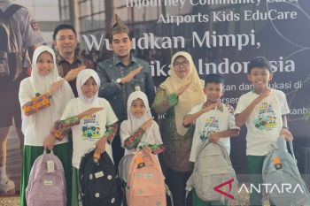 Bandara SSK II Pekanbaru berbagi kebahagiaan dan inspirasi dalam peringatan Hari Anak Nasional