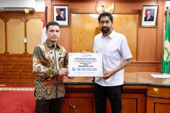 PEMA serahkan dividen laba bersih Rp28,76 miliar ke Pemerintah Aceh
