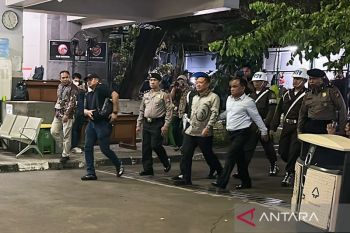 Mantan Jampidsus Febrie Adriansyah tiba di Rutan KPK tanpa pakai rompi tahanan