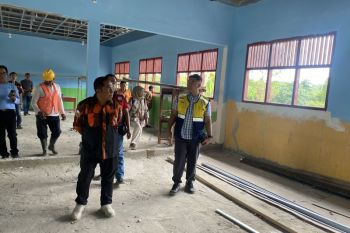 Rycko Menoza tegaskan revitalisasi bangunan sekolah harus sesuai standar