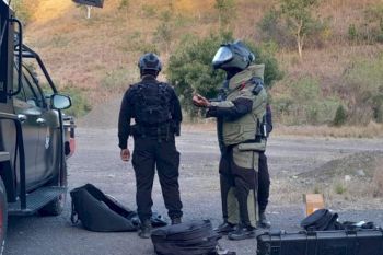 Jibom Brimob Polda NTT memusnahkan tiga bom pipa pascakonflik Adonara
