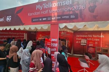 Telkomsel hadirkan pengalaman digital terdepan di Kendari Half Marathon 2026