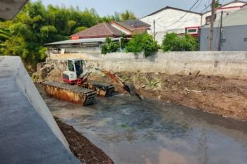 Legislator: manfaatkan musim kemarau percepat normalisasi saluran air