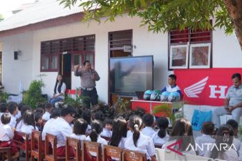 Industri otomotif edukasi keselamatan berkendara pada siswa Manado