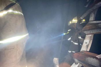 Akibat korsleting listrik, gudang konveksi di Koja terbakar