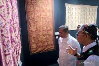Kepala Museum NTB mengungkap temuan Songket Lombok jejak burung endemik