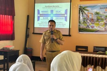 Diskominfo Lombok Tengah mengedukasi pelajar tentang bahaya Judol