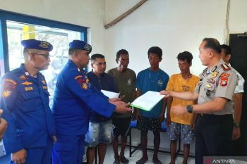 Polairud evakuasi tiga warga Maluku Utara hanyut hingga Gorontalo