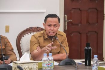 Wali Kota Pekanbaru tegaskan evaluasi pejabat tiap enam bulan, kinerja buruk siap diganti