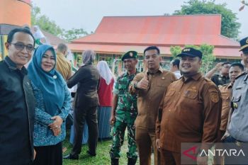 Sekda Inhu Zulfahmi Adrian sapa anak - anak di HAN 2026