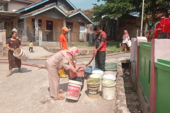 BPBD Bandarlampung salurkan air bersih ke 215 warga terdampak kekeringan