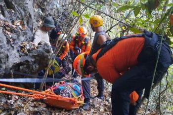 Enam mahasiswa Unhas terjebak di goa Kalibbong Alloa Pangkep