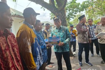 DKPP Kabupaten Tabalong berikan bantuan bibit Kelapa Genjah dan Kopi Liberika