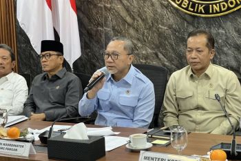 Menko Zulkifli Hasan jamin Kopdes tak akan matikan warung warga