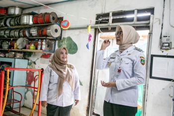 Wawali Surakarta tinju sekolah rusak di Jebres