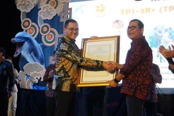 Kemenkum serahkan sertifikat IG Batu Pulaki saat penutupan Lovina Festival