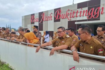 Pemkot Bukittinggi rapikan Foodcourt pedagang Pasar Atas tingkatkan kenyamanan