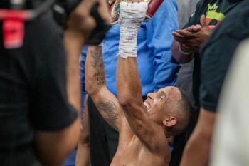 Santiago juara masa reses, Kira dan Canizales naik berebut sabuk WBA