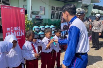 Asmo Kalbar dan Satlantas Polresta Pontianak edukasi keselamatan anak