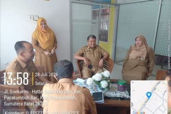 Respons cepat Dinsos Agam, warga terlantar asal Lima Puluh Kota kembali ke keluarga
