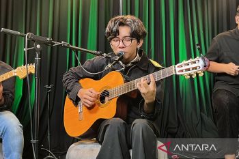 Aku Jeje akui wajib makan rujak sebelum menulis lagu