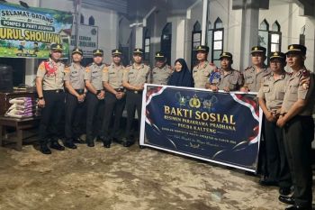Siswa SIP Angkatan 56 Polda Kalteng salurkan bansos ke panti asuhan Nurul Sholihin