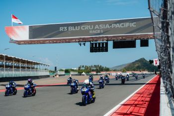 Pembalap muda Yamaha Racing Indonesia raih podium R3 BLU CRU Asia-Pacific Championship Mandalika