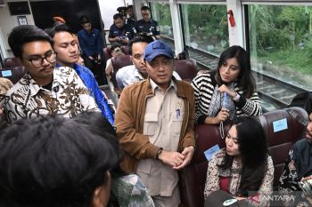 Tanggapi survei SMRC, Istana: Pemerintah bekerja bukan untuk survei