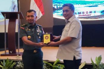 Pemkot Ambon tanamkan semangat bela negara kepada pelajar